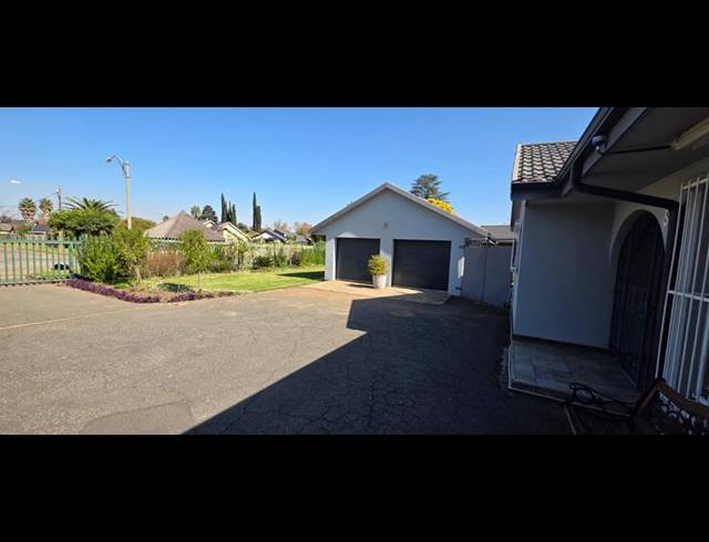 3 BEDROOM HOUSE FOR SALE IN ARCON PARK